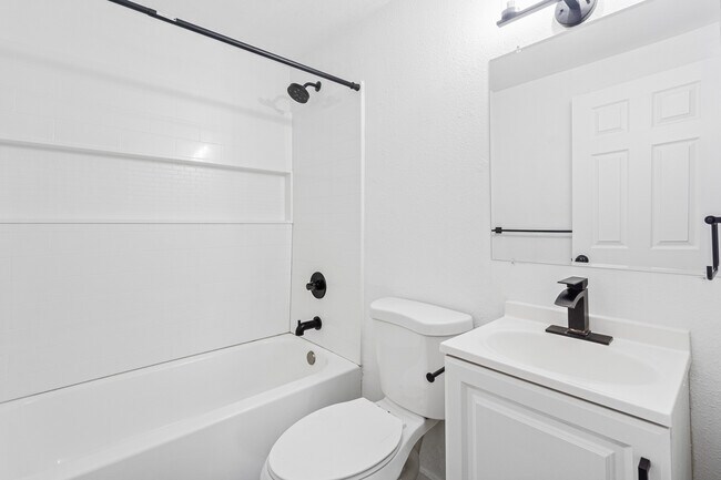 Building Photo - 5110 Diamond Blvd SW