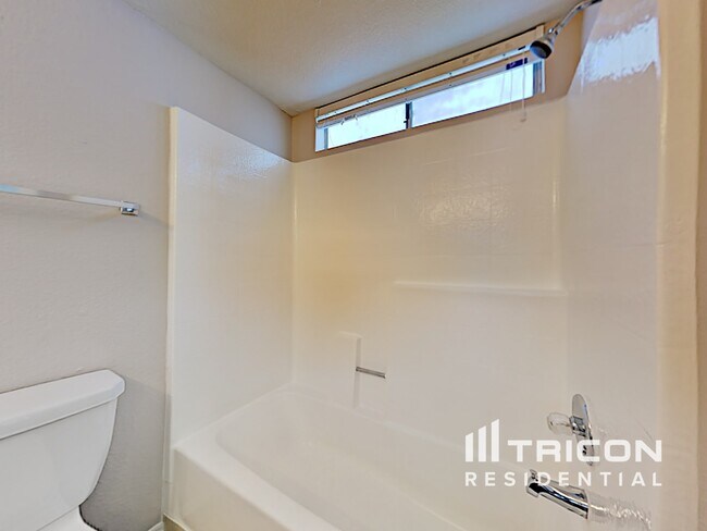 Building Photo - 8127 W Desert Cove Ave