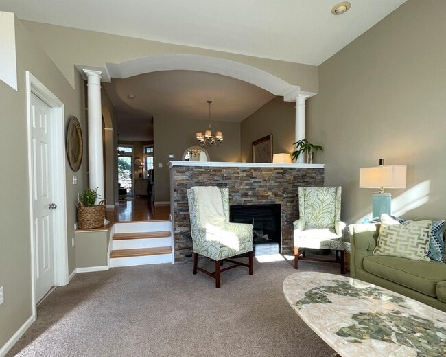 Building Photo - 4085 Waterford Dr