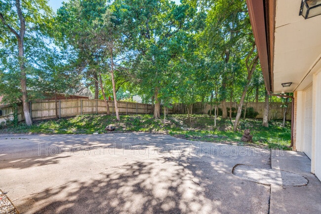 Building Photo - 1525 Cripple Creek Dr