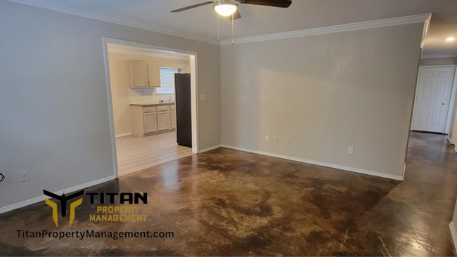 Building Photo - 3b/2b house