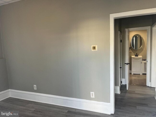 Building Photo - 2666 Bridge St