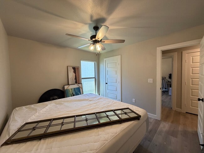 Building Photo - 3/2/2 in Frenship ISD in upland crossing!