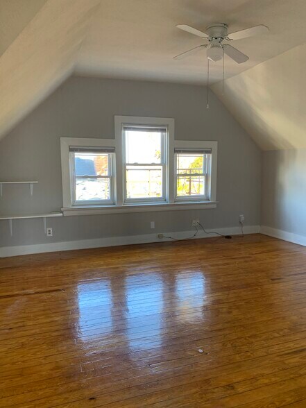 Building Photo - 287 McCormick Pl