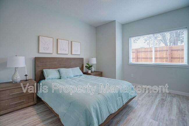 Building Photo - 13001 S Crompton Ln
