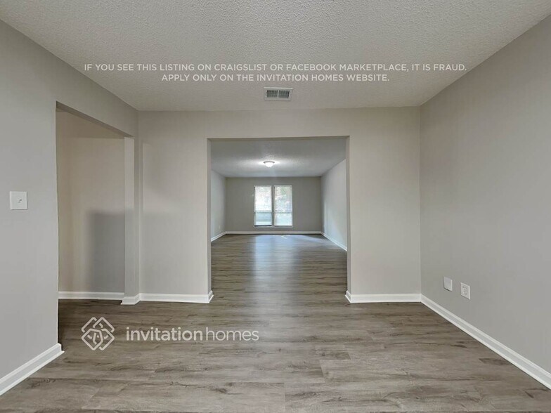 Building Photo - 2505 Desiree Way NW