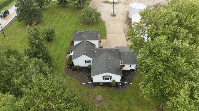 Building Photo - 3-Bed, 1-Bath Country Home in McHenry