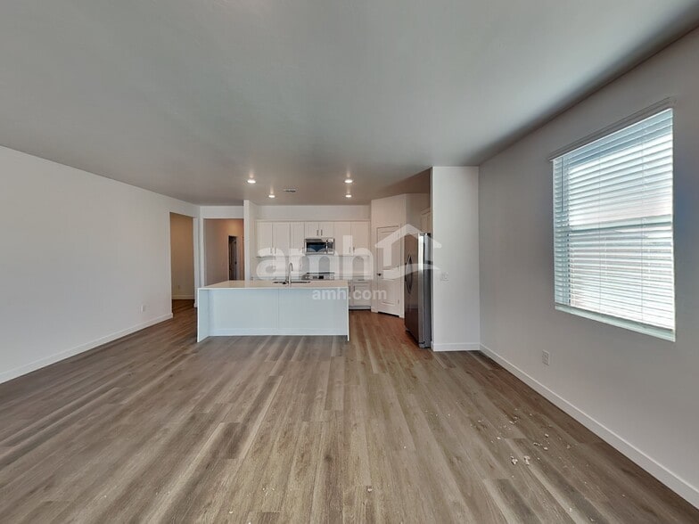 Building Photo - 13061 N Serenity Vly Dr