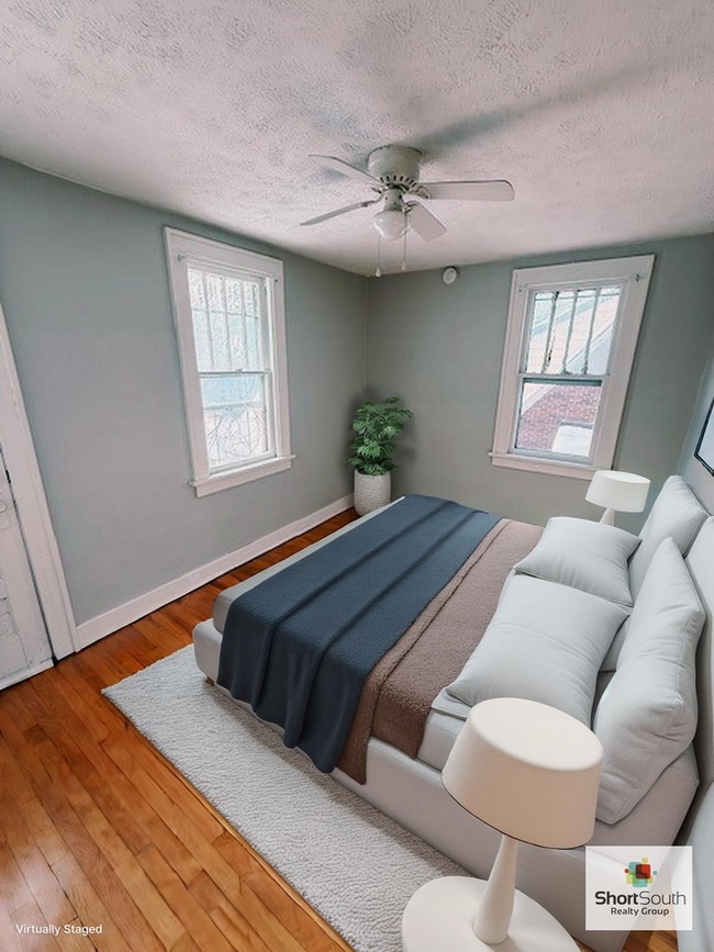 Building Photo - 3 bed 2 bath single family home with a detached 2 stall garage