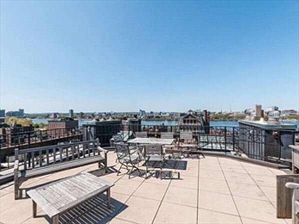 Building Photo - 416 Marlborough St