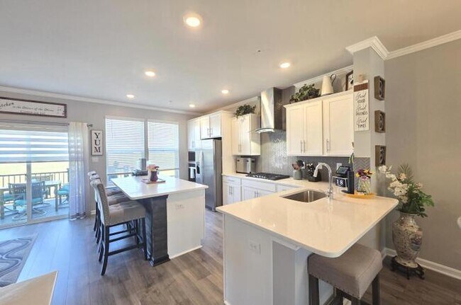 Building Photo - 867 Amity St