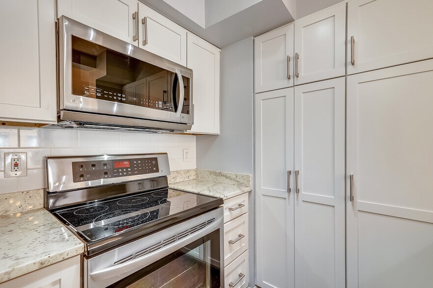 Building Photo - 1200 Braddock Pl
