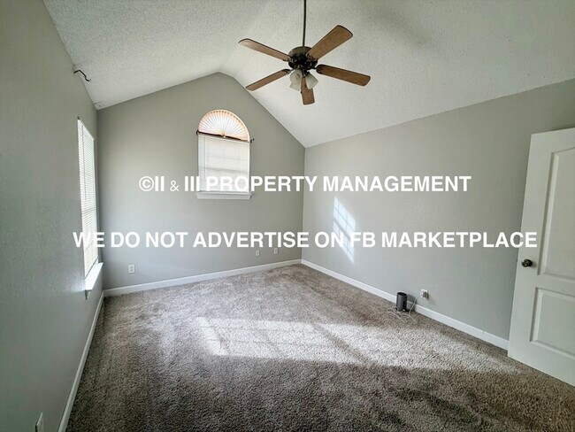 Building Photo - 921 SW Peach Tree Ln