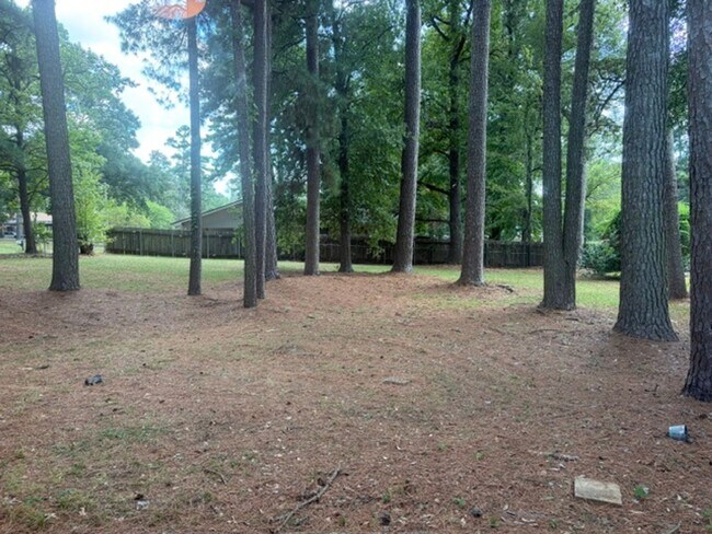 Building Photo - 1301 Manor Pl