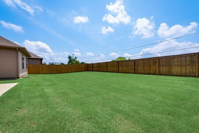 Building Photo - 340 Pecos Dr