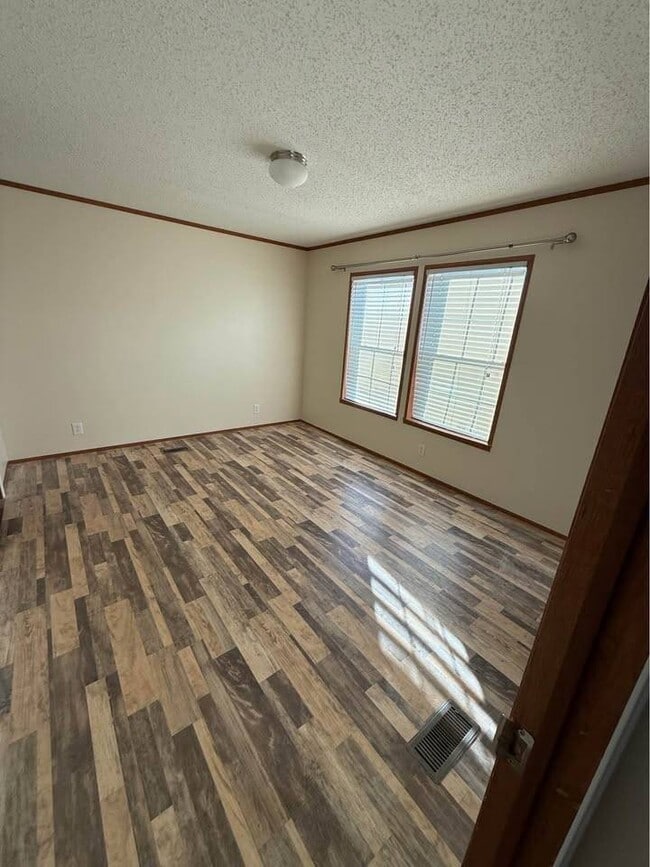 Building Photo - 1322 Cambridge Ln