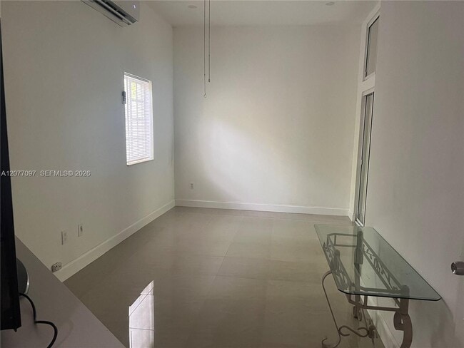 Building Photo - 1412 SW 82nd Ct