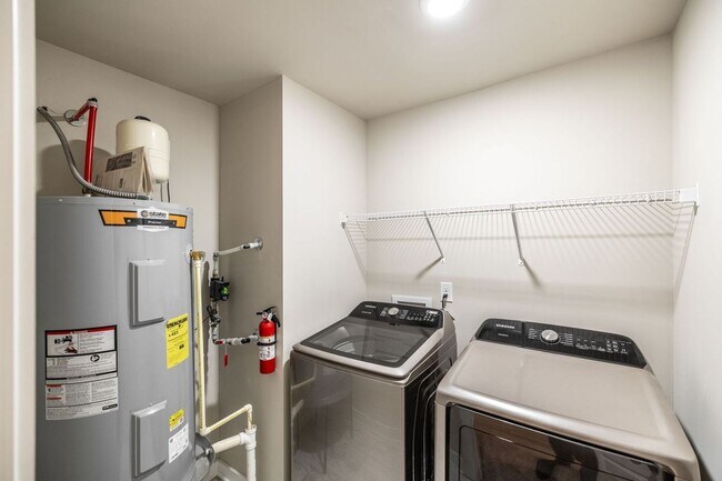 Building Photo - AVAILABLE NOW in Foxland Crossing