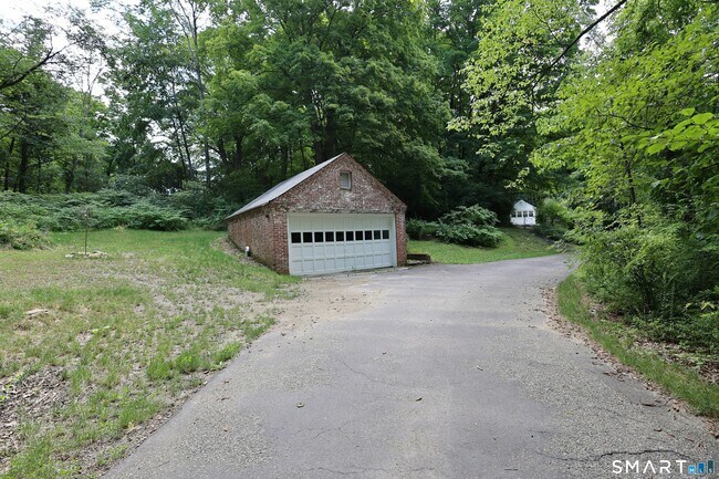 Building Photo - 37 Peaceable St