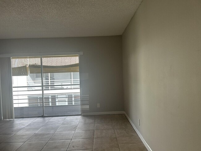 Building Photo - 10693 N Military Trl