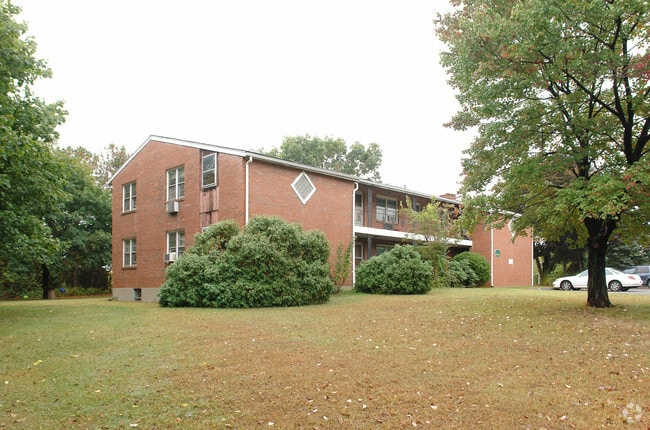 Primary Photo - 700 Middle St
