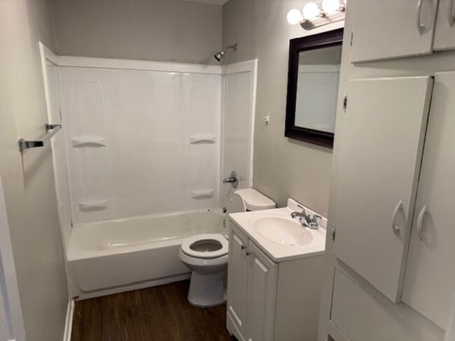 Building Photo - 3104 Gay Blvd