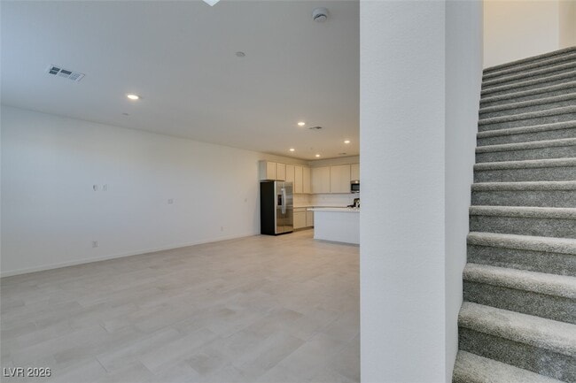 Building Photo - 302 Walsh Peak Ave