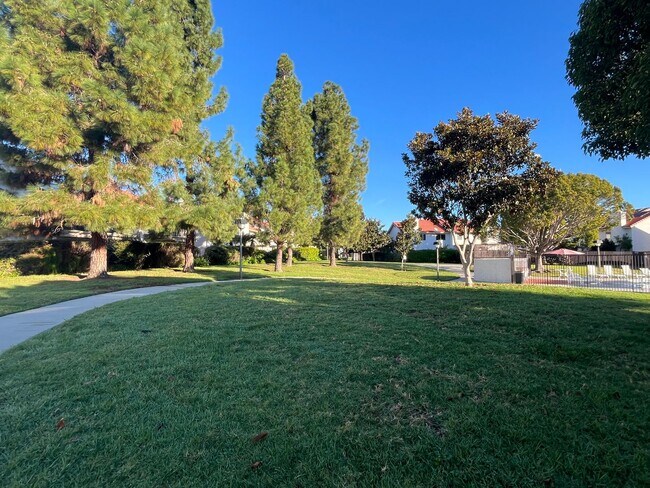 Building Photo - 3070 Corte Trabuco