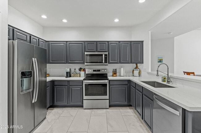 Building Photo - 14000 N 94th St