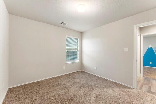 Building Photo - 14077 Lake Cres Dr