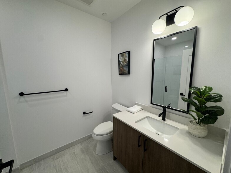 Building Photo - 130 Gardner St