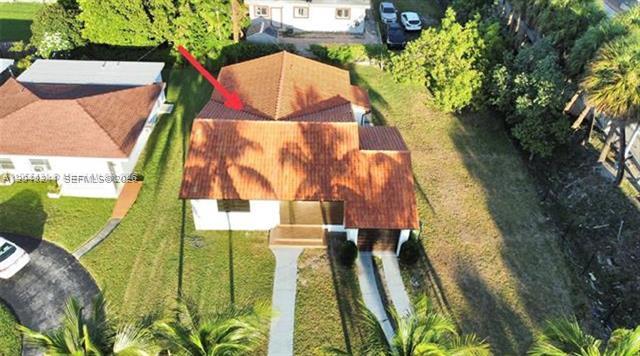 Building Photo - 860 NW 17th Ct
