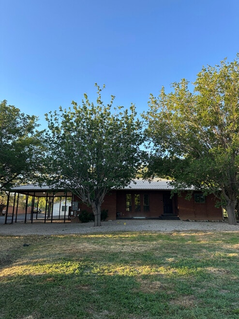 Building Photo - 1231 W 400 S