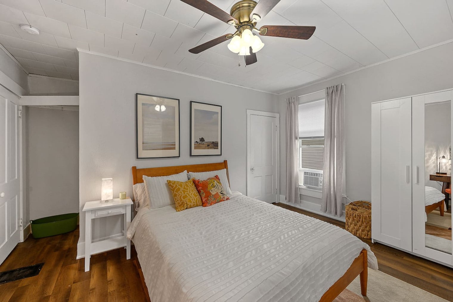 Building Photo - 5651 Ridge Ave