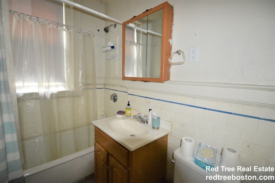 Building Photo - 231 Park Dr