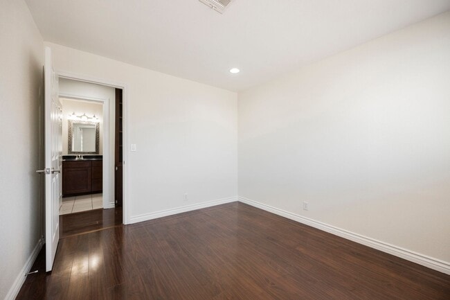 Building Photo - Charming 3-Bedroom Rental with Pool, Firep...