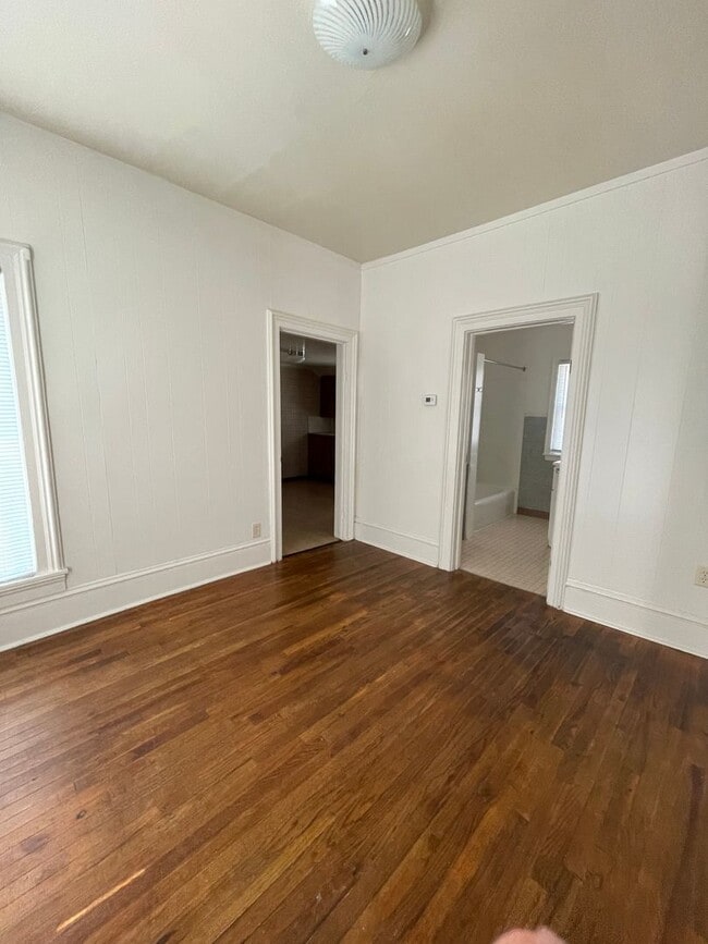 Building Photo - 1-BR Home in Elkhart Across from Weston Park