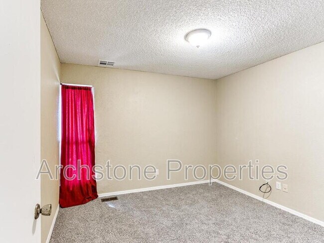 Building Photo - 6605 Lyrewood Ln
