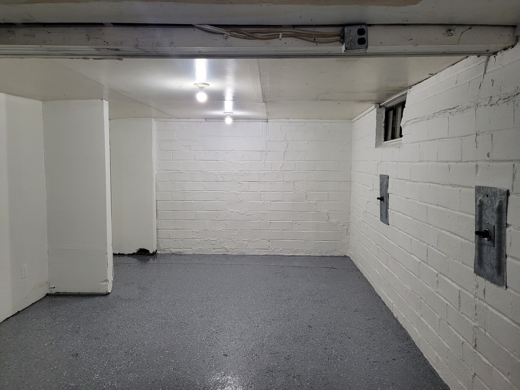 Basement - 530 W 10th St N