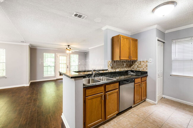 Building Photo - 214 St Andrews Ct