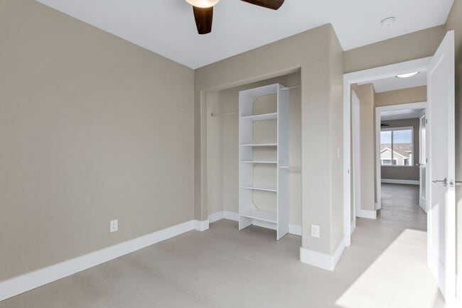 Building Photo - Modern Edgewater Condo Near Sloan’s Lake A...