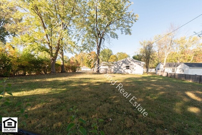 Building Photo - 4814 Blum Dr