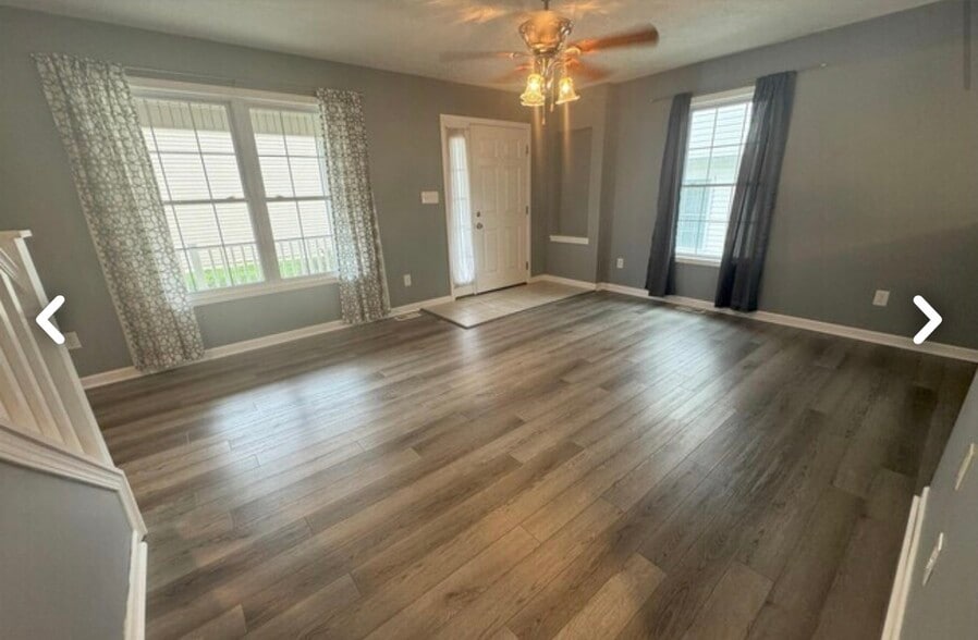 Building Photo - 2554 S Flat Rock Rd