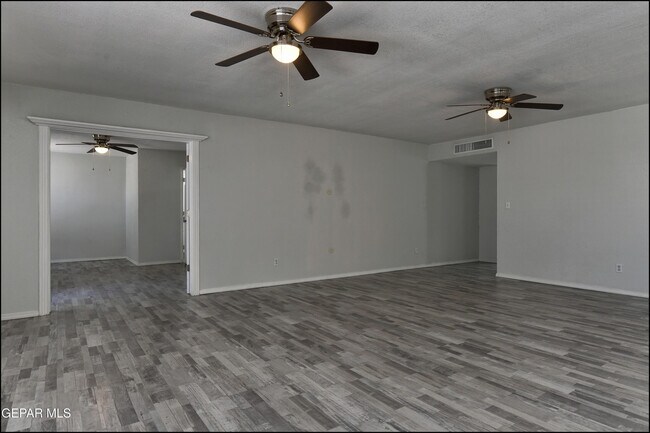 Building Photo - 1739 Russ Randall St