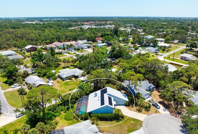 Building Photo - ** STUNNING 4 BEDROOM 2 FULL BATH/ 2 HALF BATH HOME WITH A PRIVATE POOL LOCATED JUST MINUTES FROM...