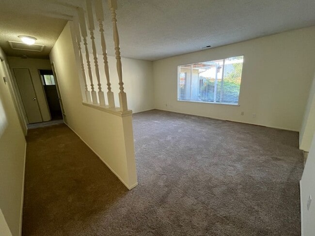 Building Photo - 1209 Drake Cir