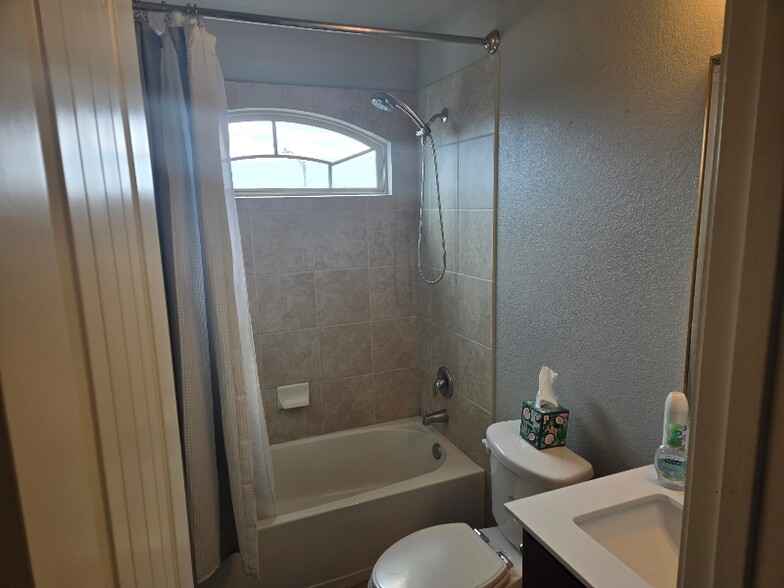 Building Photo - 124 Savoy Cv