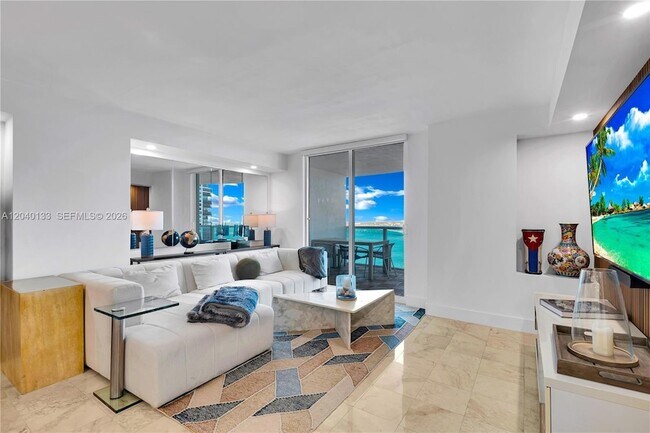 Building Photo - 2101 Brickell Ave