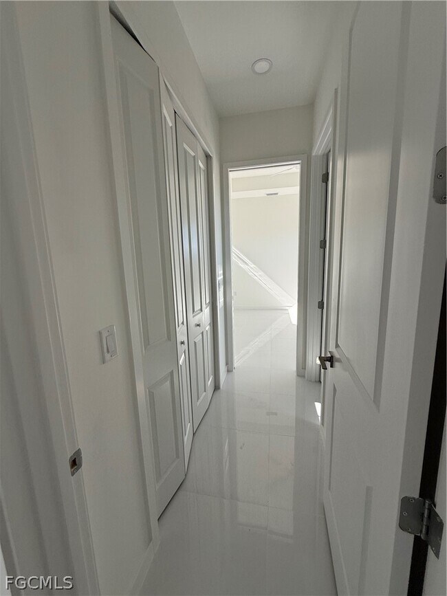 Building Photo - 331 Rawlings Ave