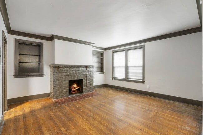 Building Photo - 16 N Broadway St